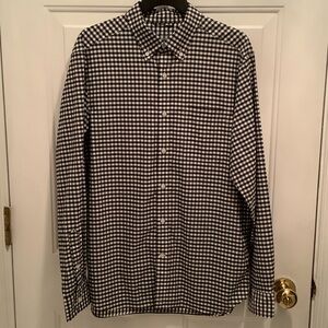 Vineyard Vines Black and White Gingham on the go Nylon shirt